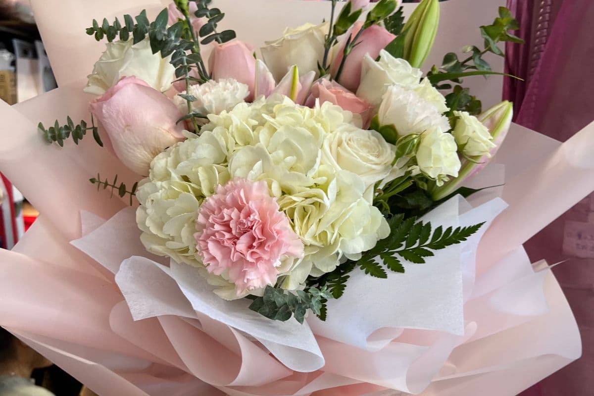 Pink And White Series Hydrangea Rose Bouquet 粉白系列 绣球玫瑰花束