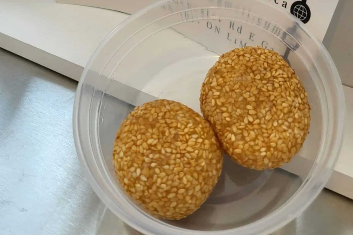 Lotus Seed Paste Sesame Balls (Hot Dim Sum - 2 pieces) (2 pieces)