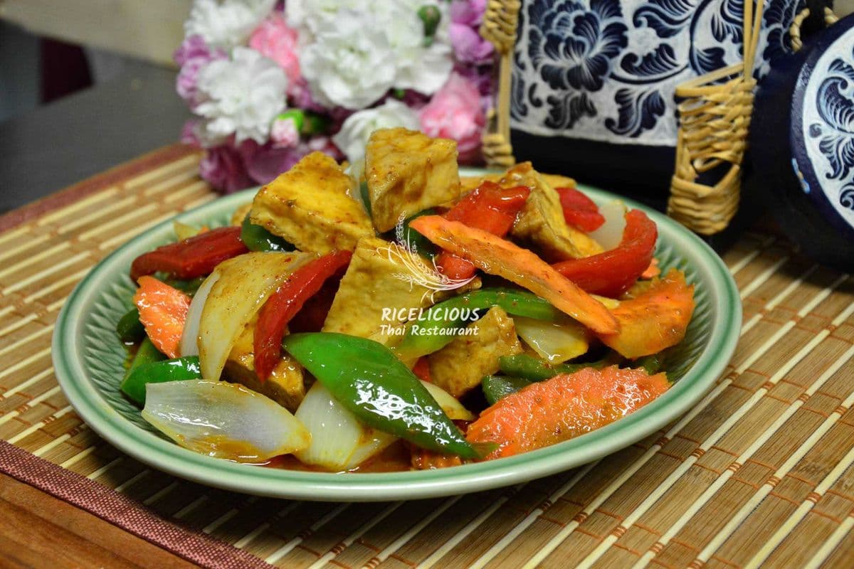 V6. Lemongrass Tofu and Veggies