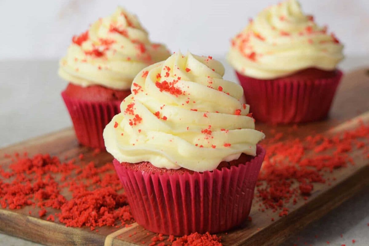 Red Velvet Cupcakes (6 packs)