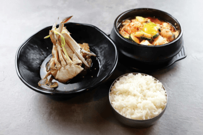 Soy Sauce Marinated Raw Crab Combo (게장정식)