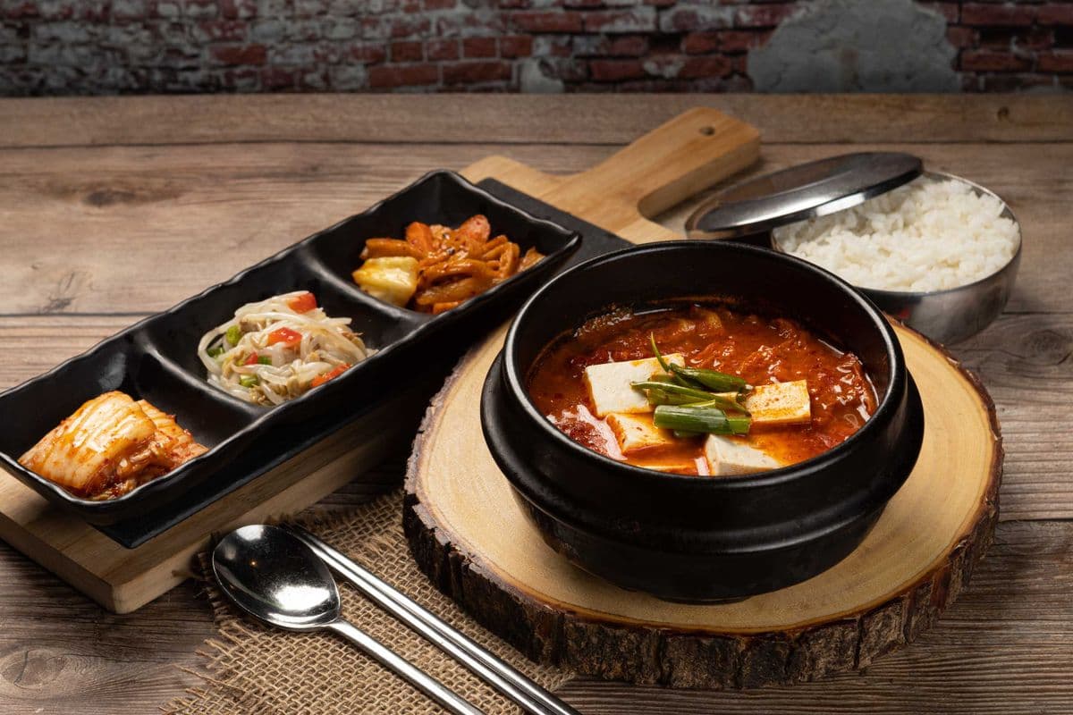 Kimchi Jjigae