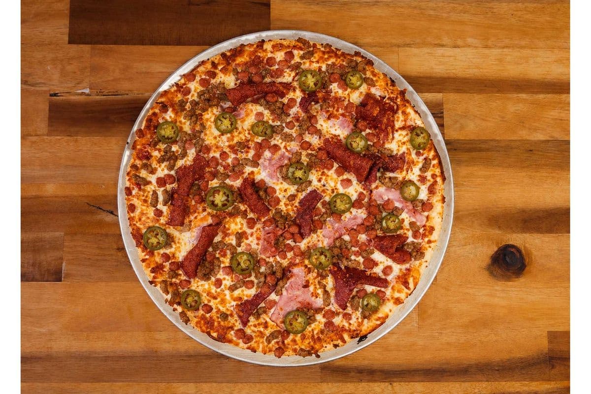 18" Double XL The Hilton Pizza