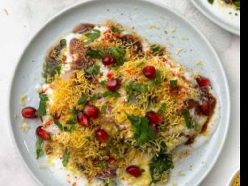 Lachha Aloo Tikki Chaat