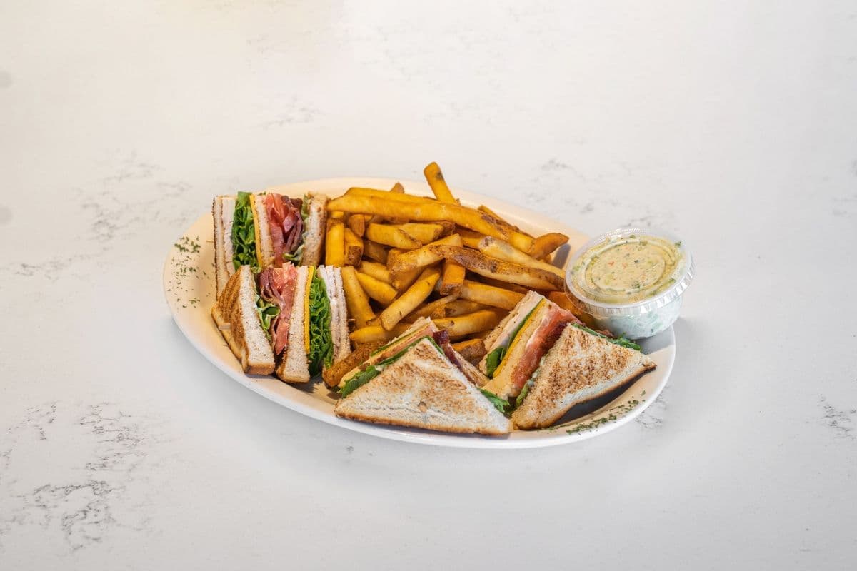 Club House Deluxe Sandwich