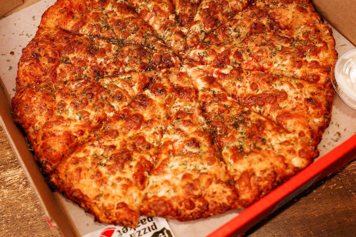 12" Cheesy Garlic Bread (Medium)🧄🍞😍