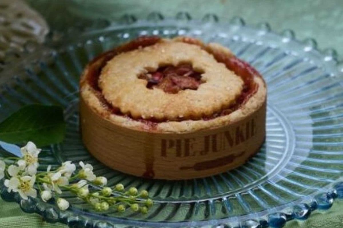 Rhubarb Pie (8 cm)