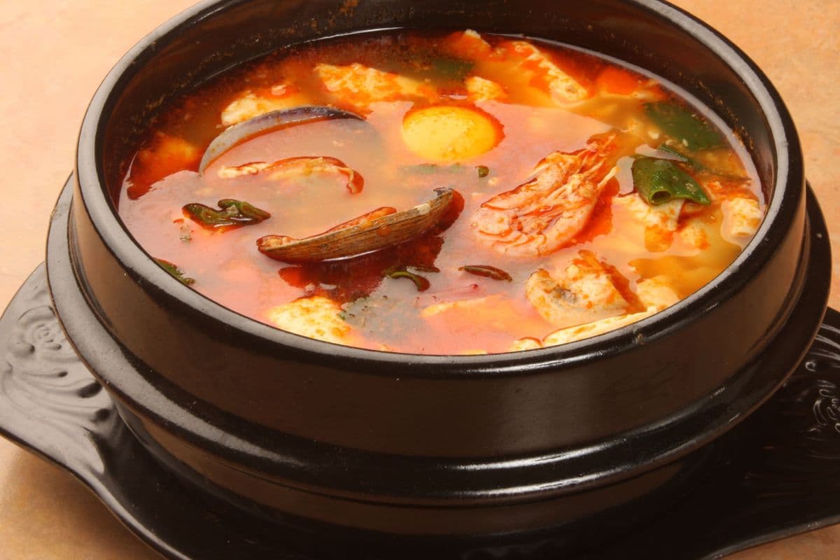48. Spicy Soft Tofu Stew / 순두부찌개 豬肉滑豆腐土鍋
