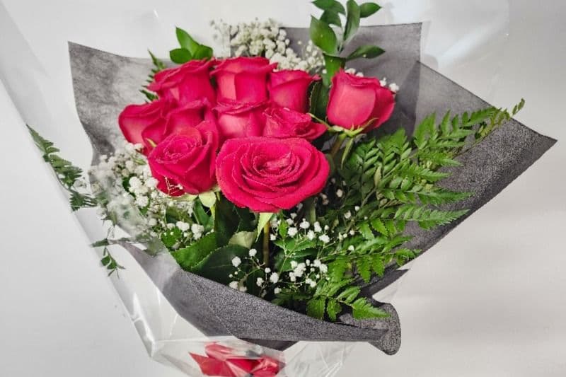 Varentain 3 "10 Roses and Baby's Breath Green"