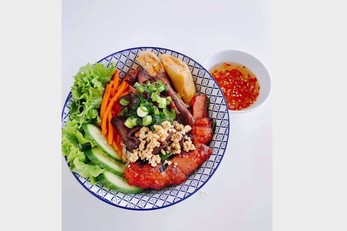 Deluxe Pork Vermicelli (Bún Thịt Nướng Thập Cẩm)