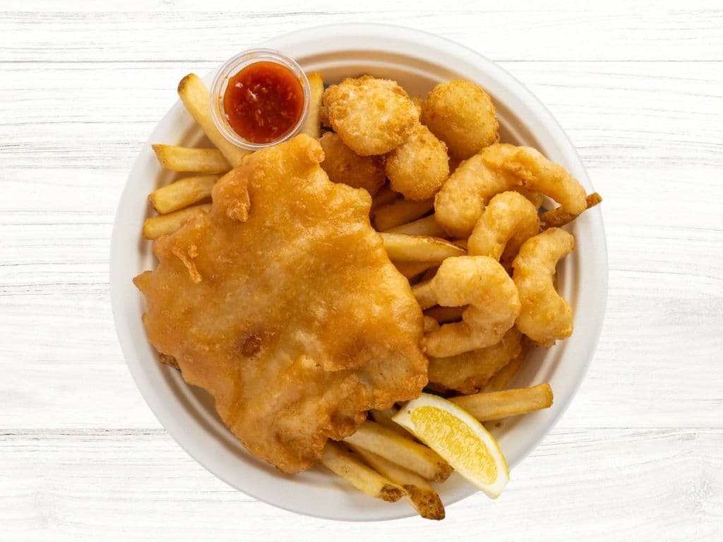 Seafood Platter: 1-Pc Haddock, 5-Pc Scallops, 5-Pc Shrimps & Fries