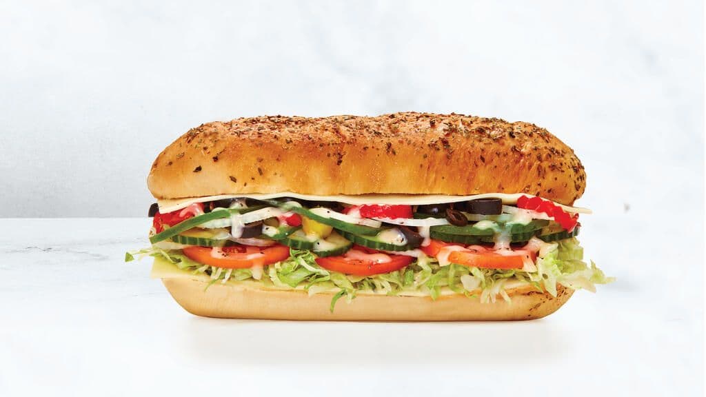 Small Veggie & Cheese Sub / Petit sandwich végétarien au fromage