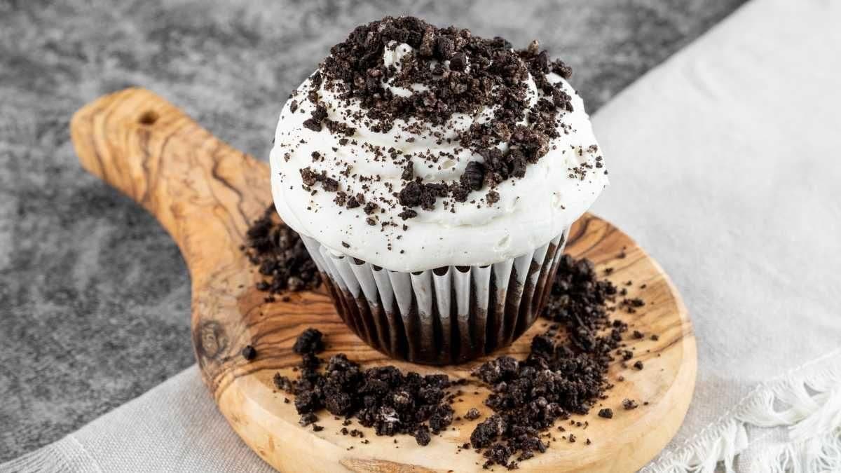 6-Pack Cookies & Cream Cupcake