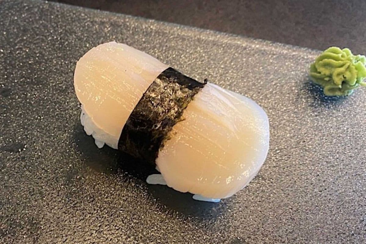 Scallop Nigiri (1 Pc)