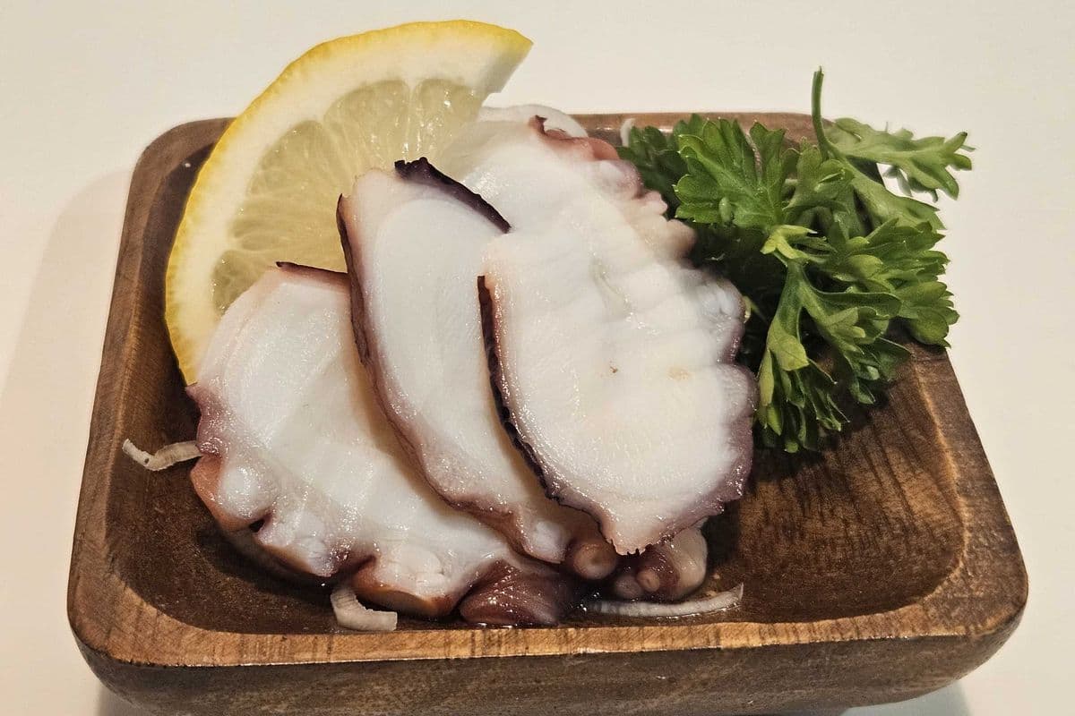 Tako Sashimi (3pcs)