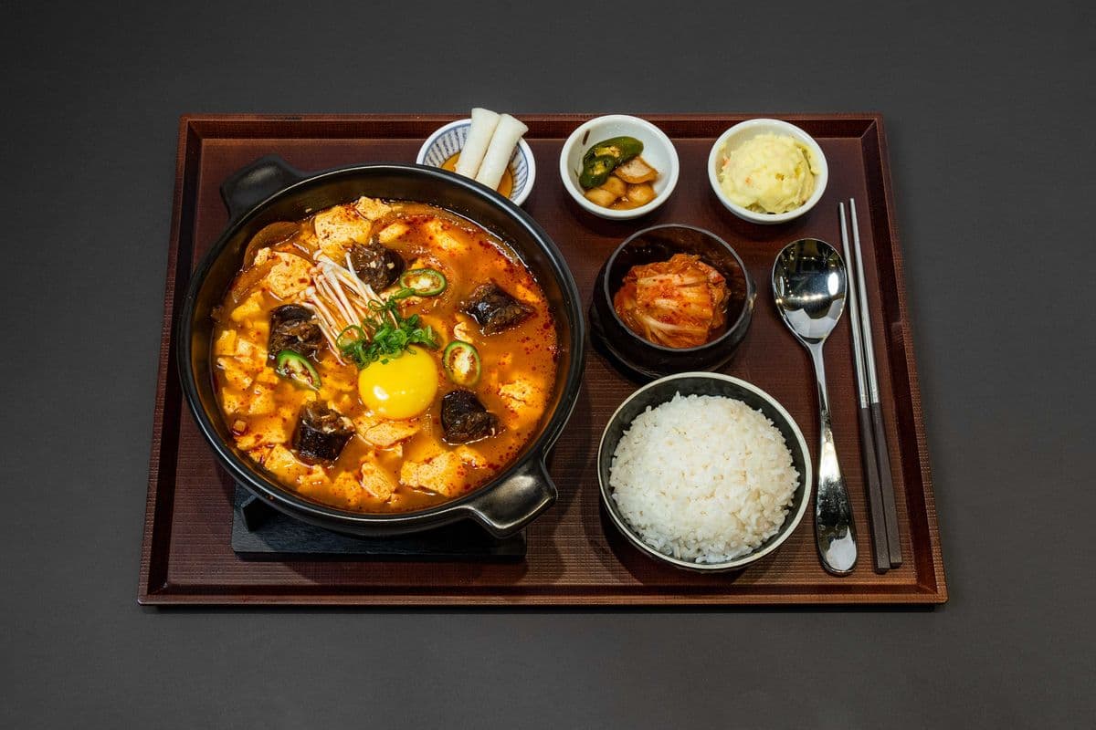 Kimchi Jjigae Set