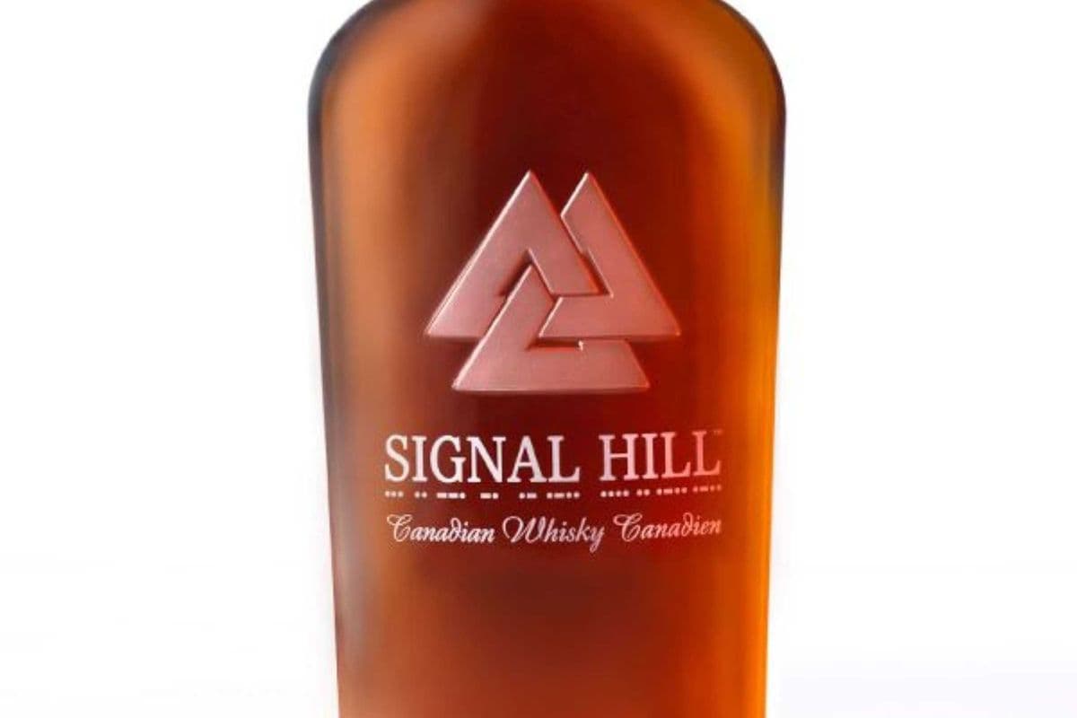 SIGNAL HILL CANADIAN WHISKEY - 750ML (1 x 750ML)