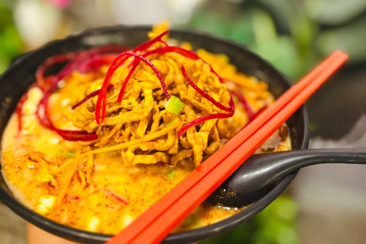 49B. Kow Soi with Beef