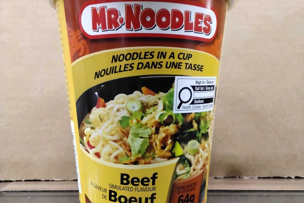 Mr. Noodle beef Noodle in cup (64g)