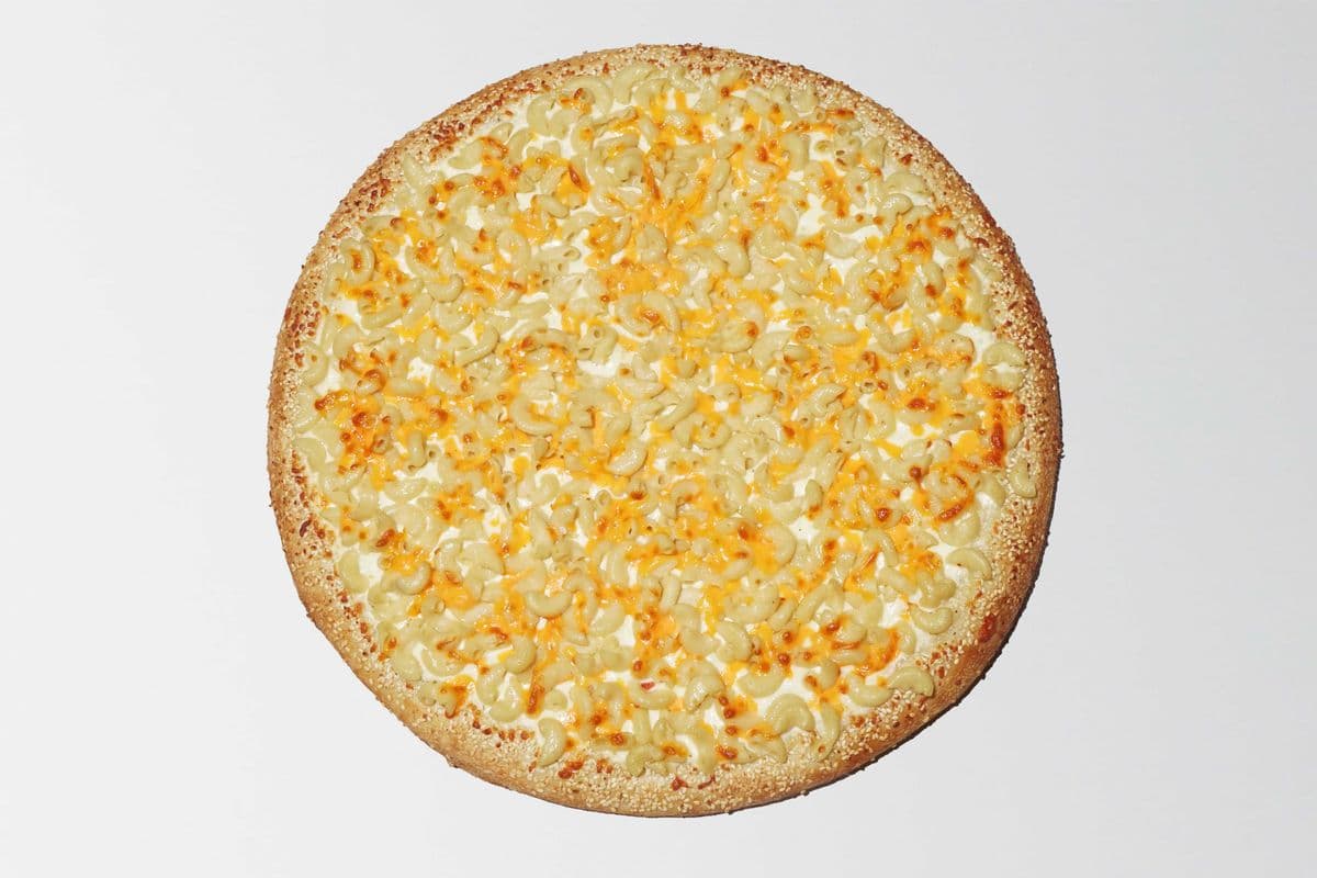 X-Large Macaroni and Cheese Pizza