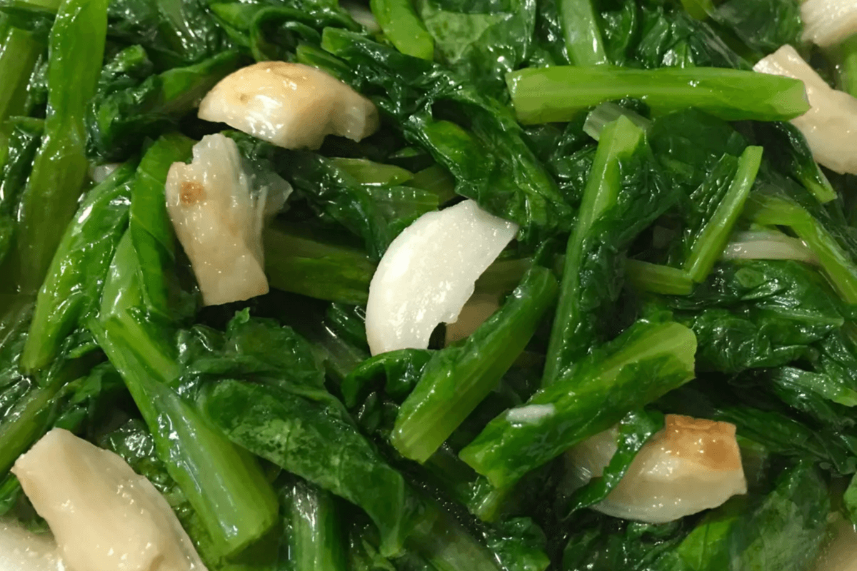 Stir Fried Lettuce Leaves with Garlic Sauce 蒜蓉A菜