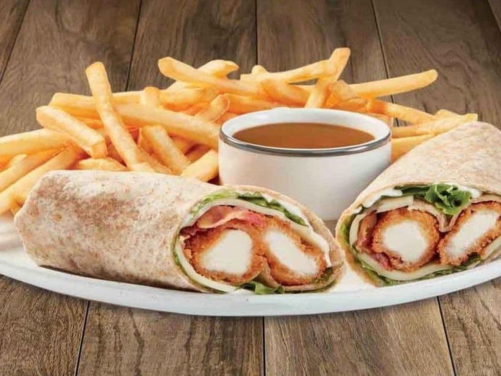 Wrap St-Hubert aux filets croustillants / St-Hubert Wrap with Crispy Chicken Fillets