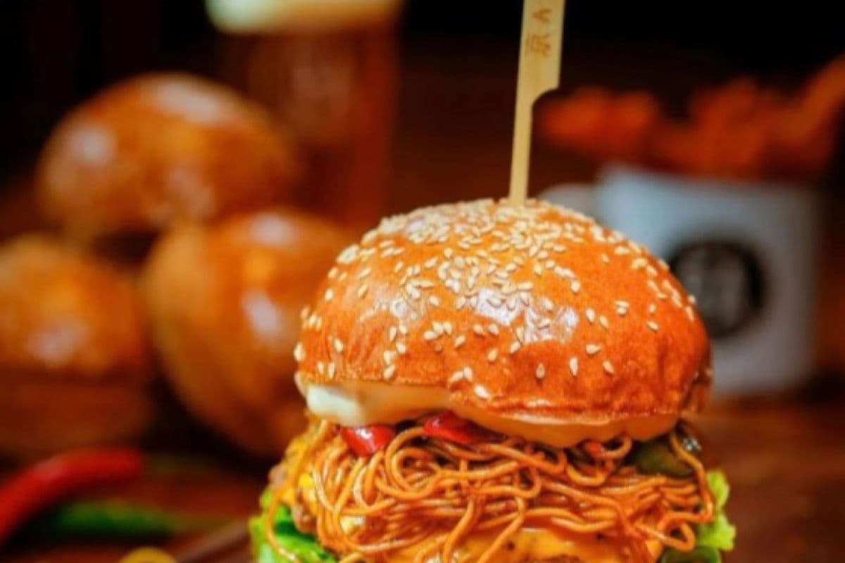 Noodle Burger/ Chowmien Burger