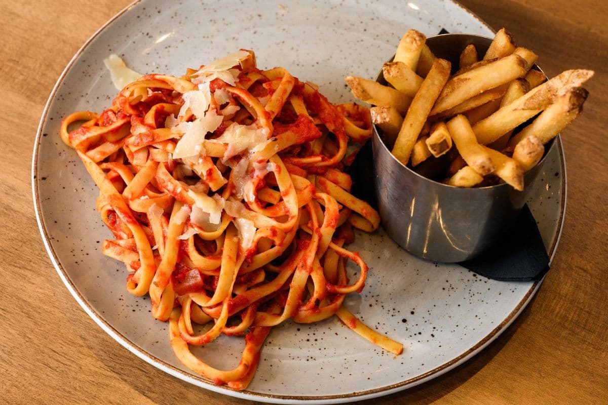 Kids' Pasta with Tomato Sauce
