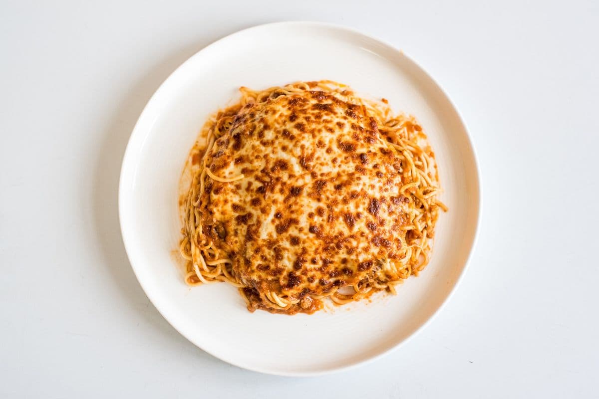 Spaghetti gratinée (grand 8") / Spaghetti au Gratin (Large 8")