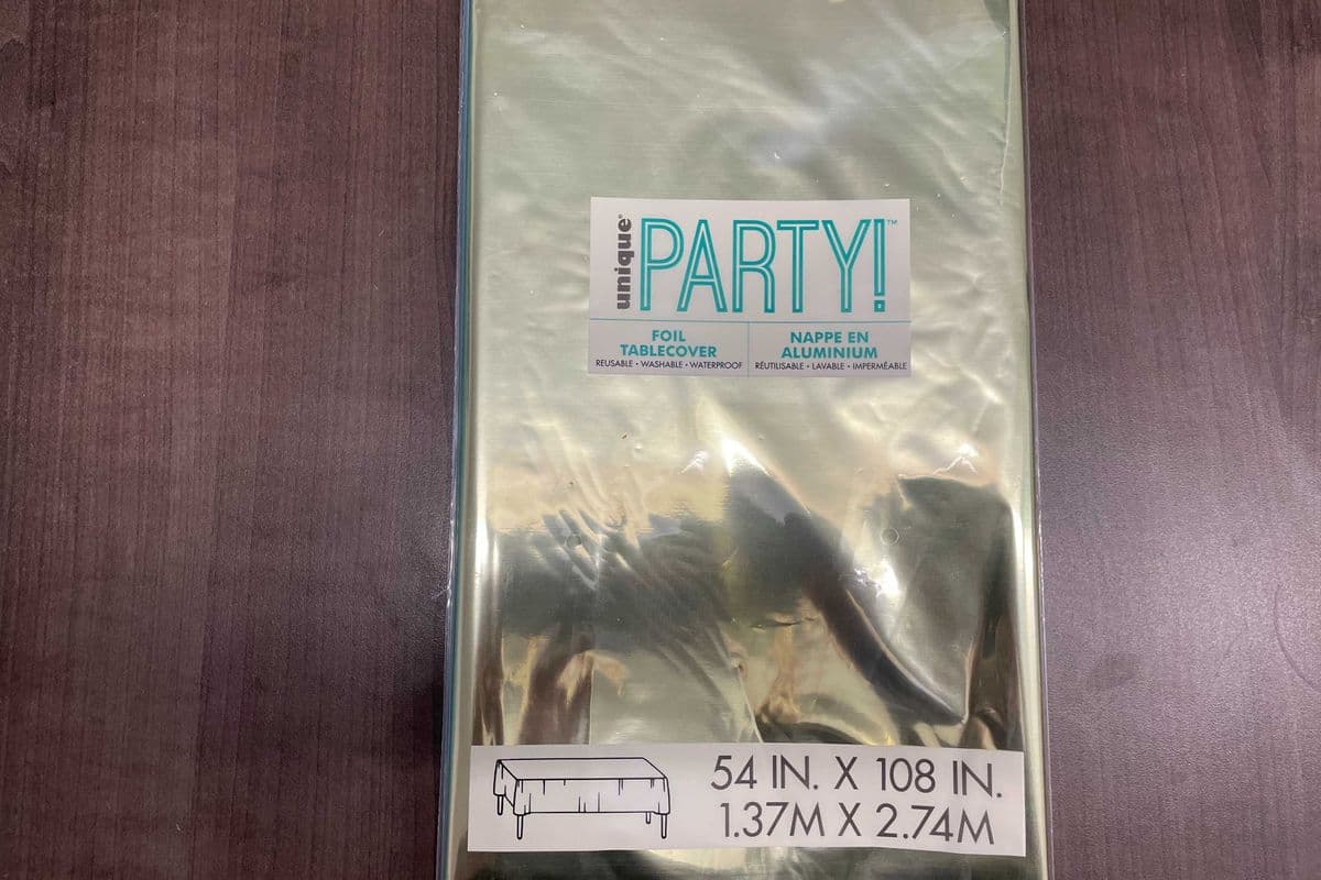 Tablecover Gold Foil (54" x 108")