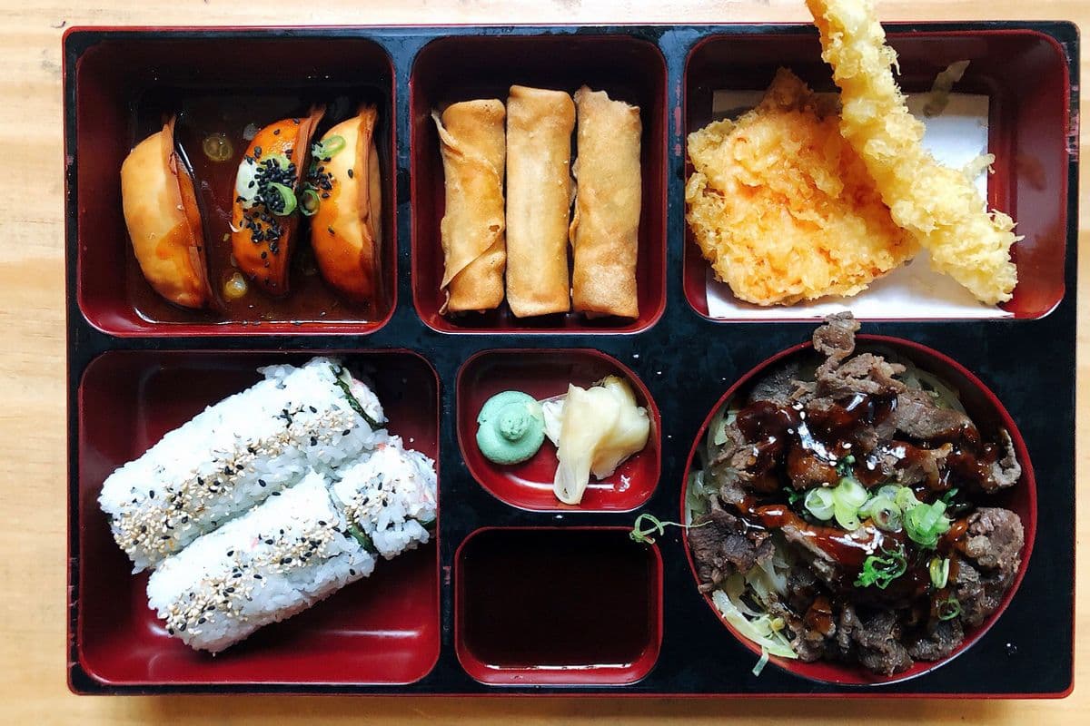 Spicy Gyoza Bento (Beef)