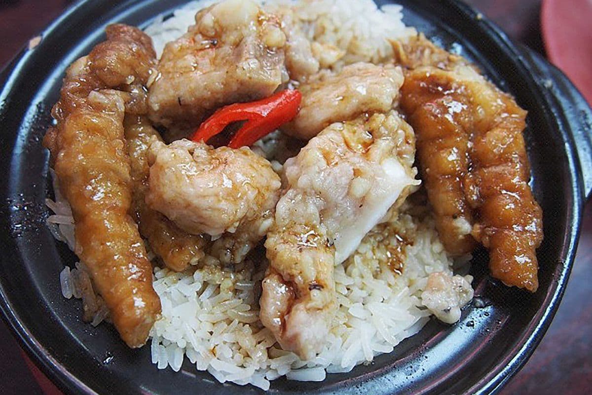 Steam Chicken Feet and Spare Ribs with Rice 凤爪排骨饭