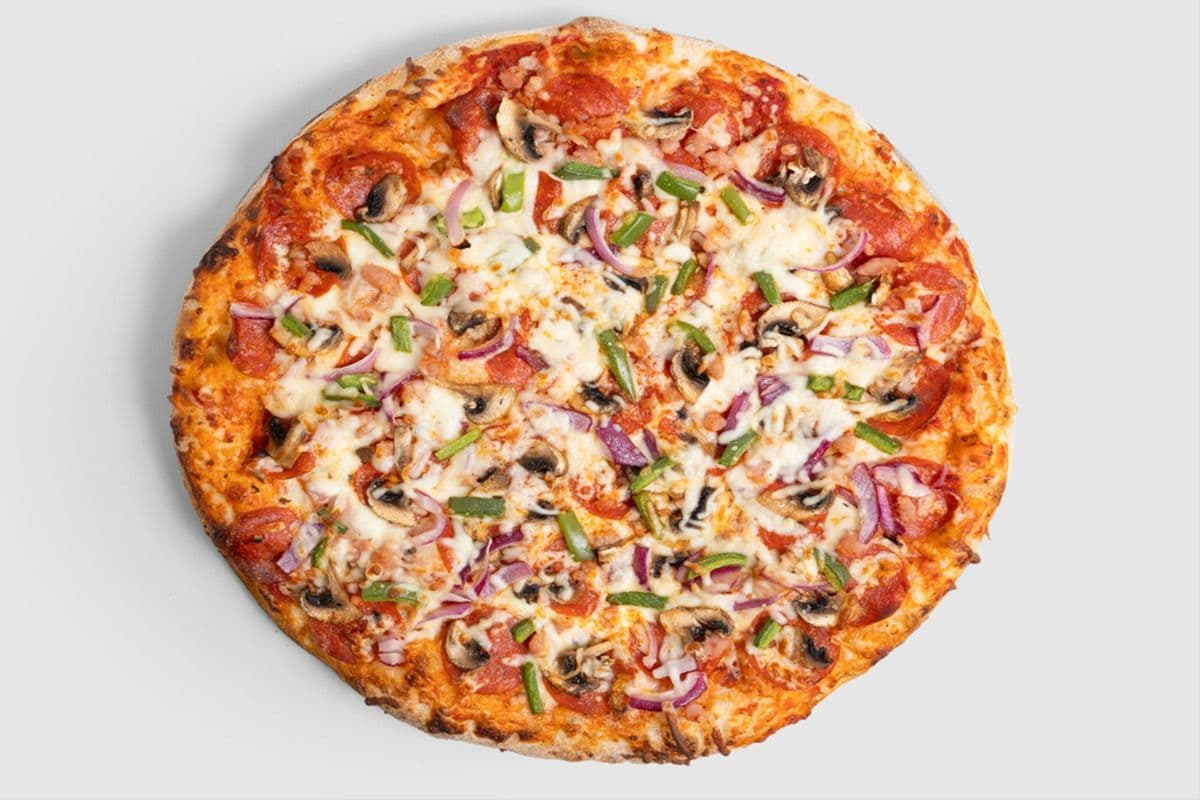 12" Medium Deluxe Pizza