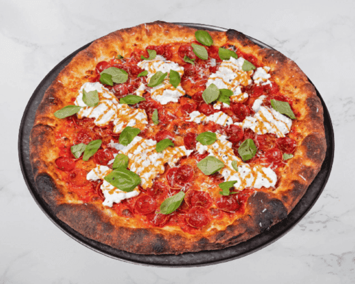 Pizza aux pepperonis & burrata (Mike's Hot Honey) / Pepperoni & Burrata Pizza (Mike's Hot Honey)