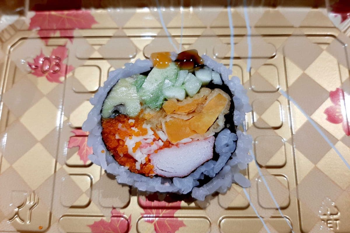 85. Las Vegas Roll(Deep Fried 10% Dried Yam , Avocado, Cucumber, Crab Salad, Crab Stick, Fish Roe, Unagi Sauce & Spicy Mayo)