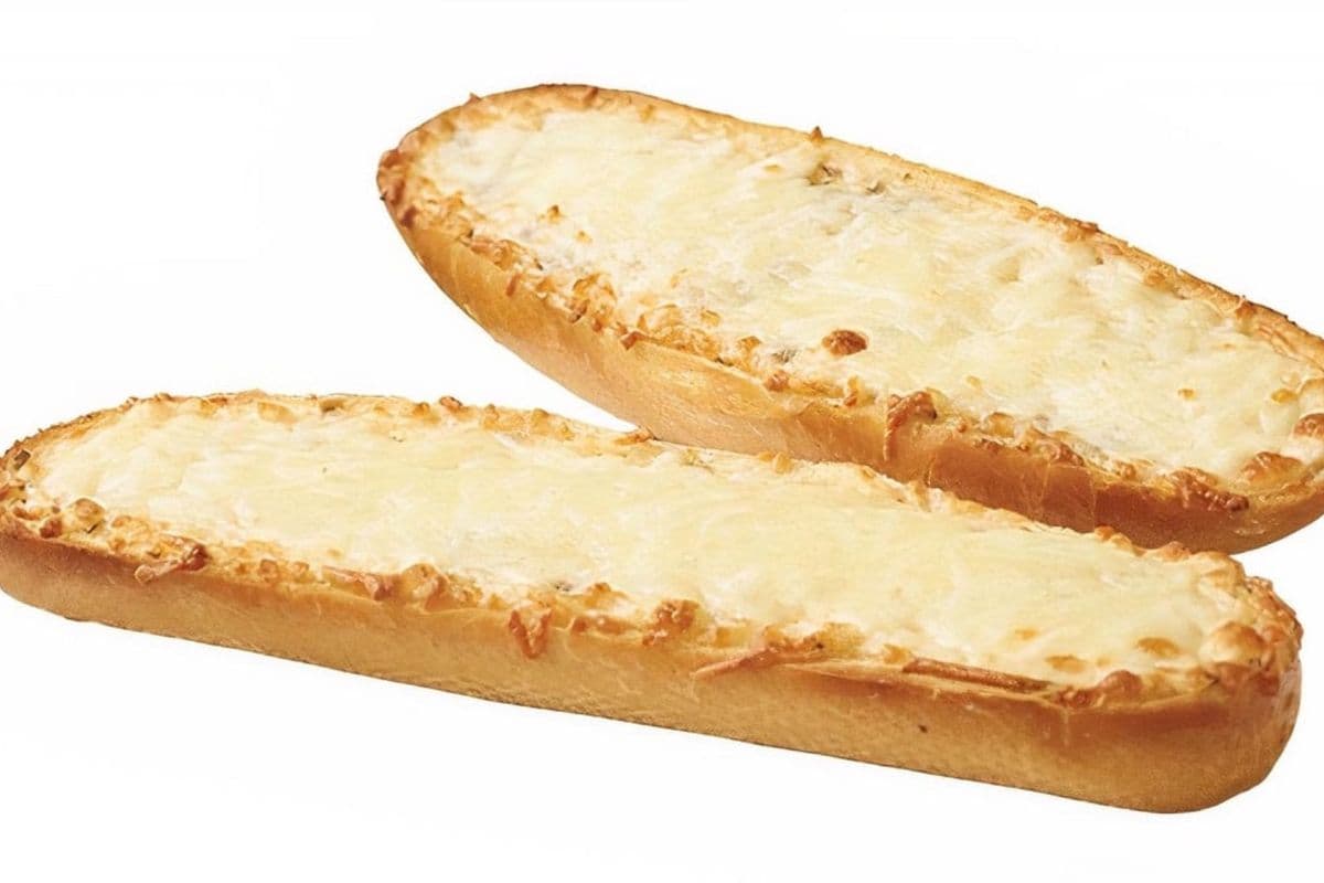 Garlic Bread with Cheese (570 Cal)