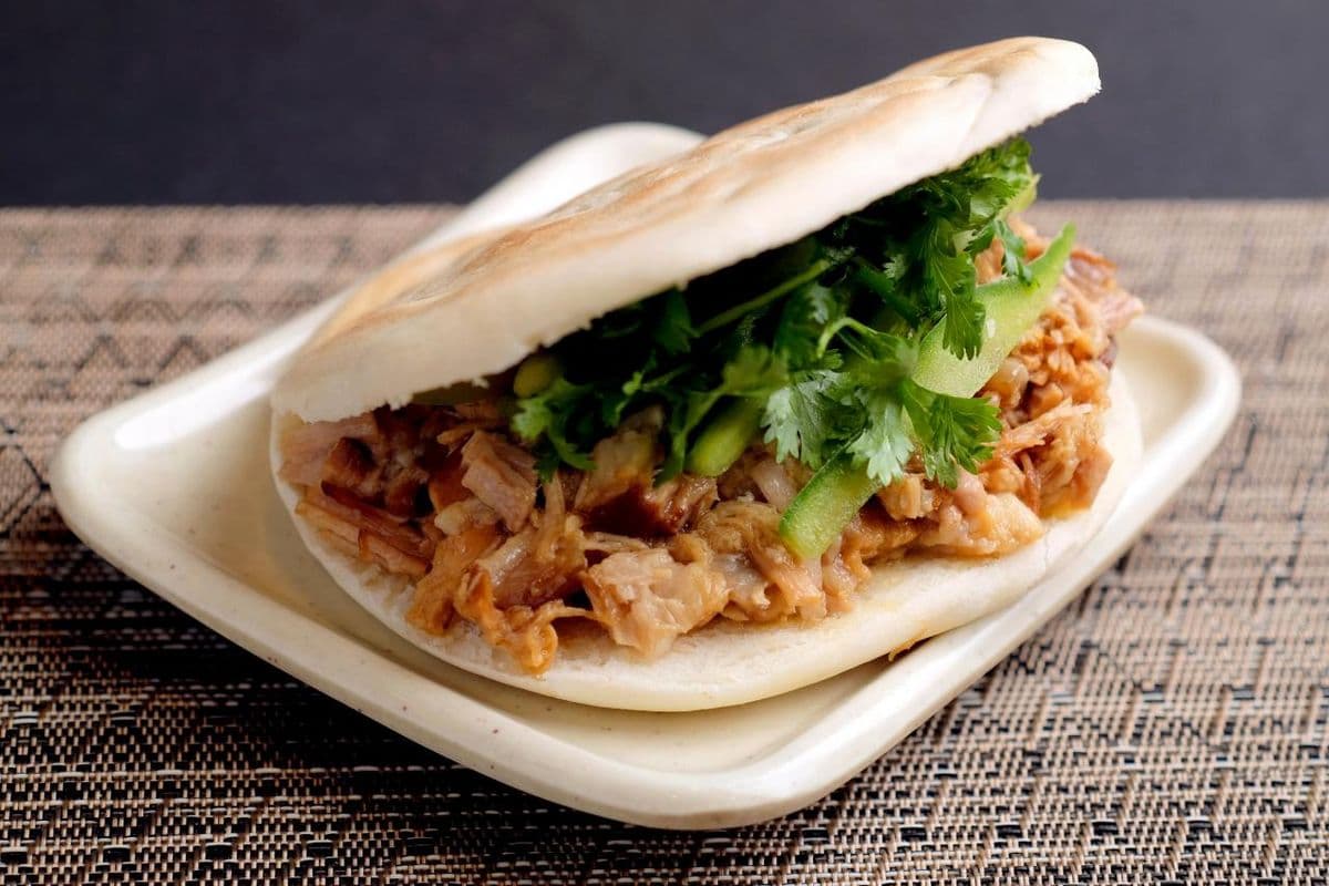 Stewed Pork Burger 腊汁肉夹馍
