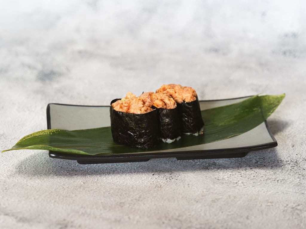 SU19 Spicy Salmon Sushi (3pcs)