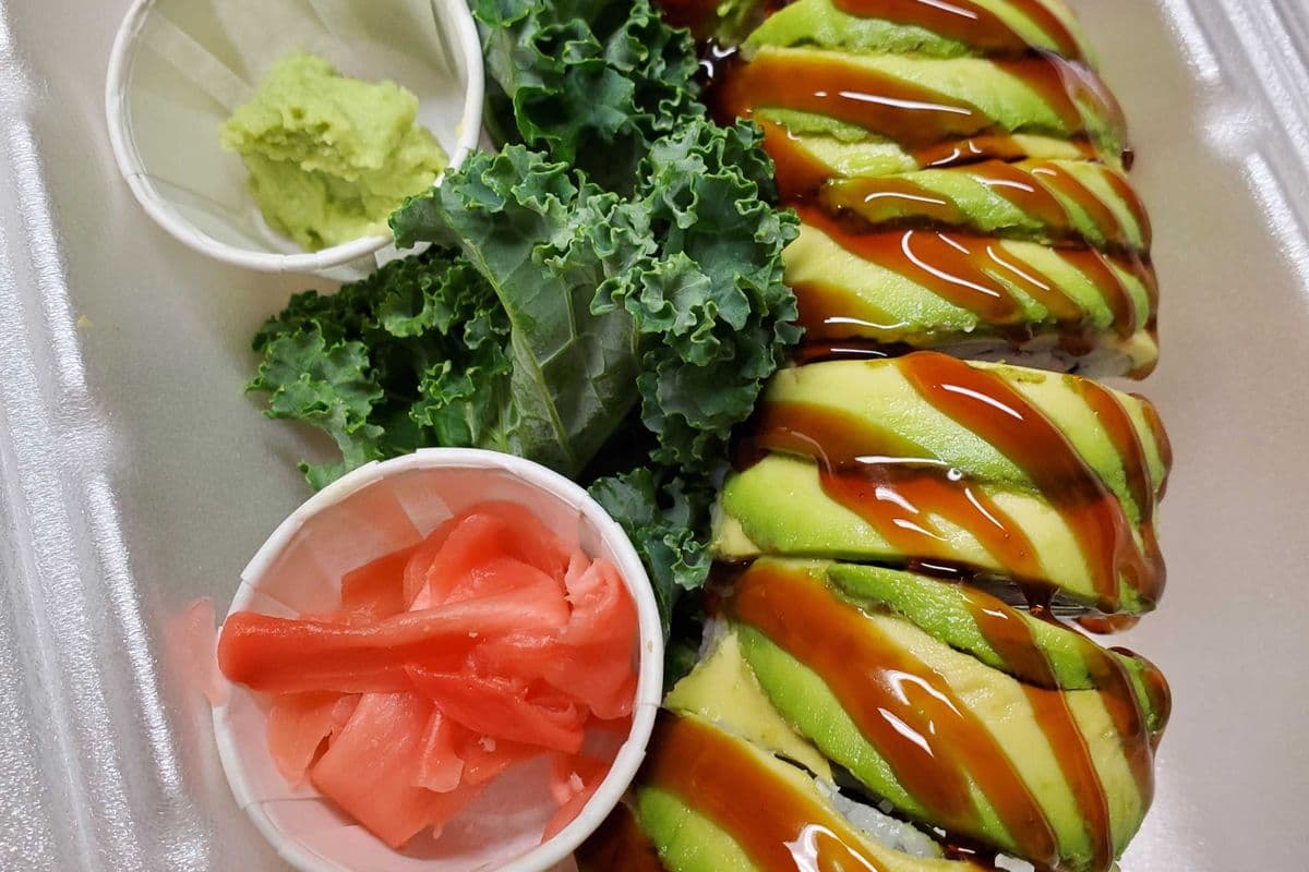DR01. Green Dragon Roll (8 pcs)