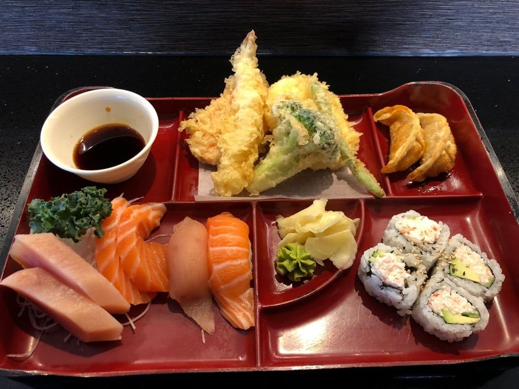Sushi & Sashimi Lunch Box
