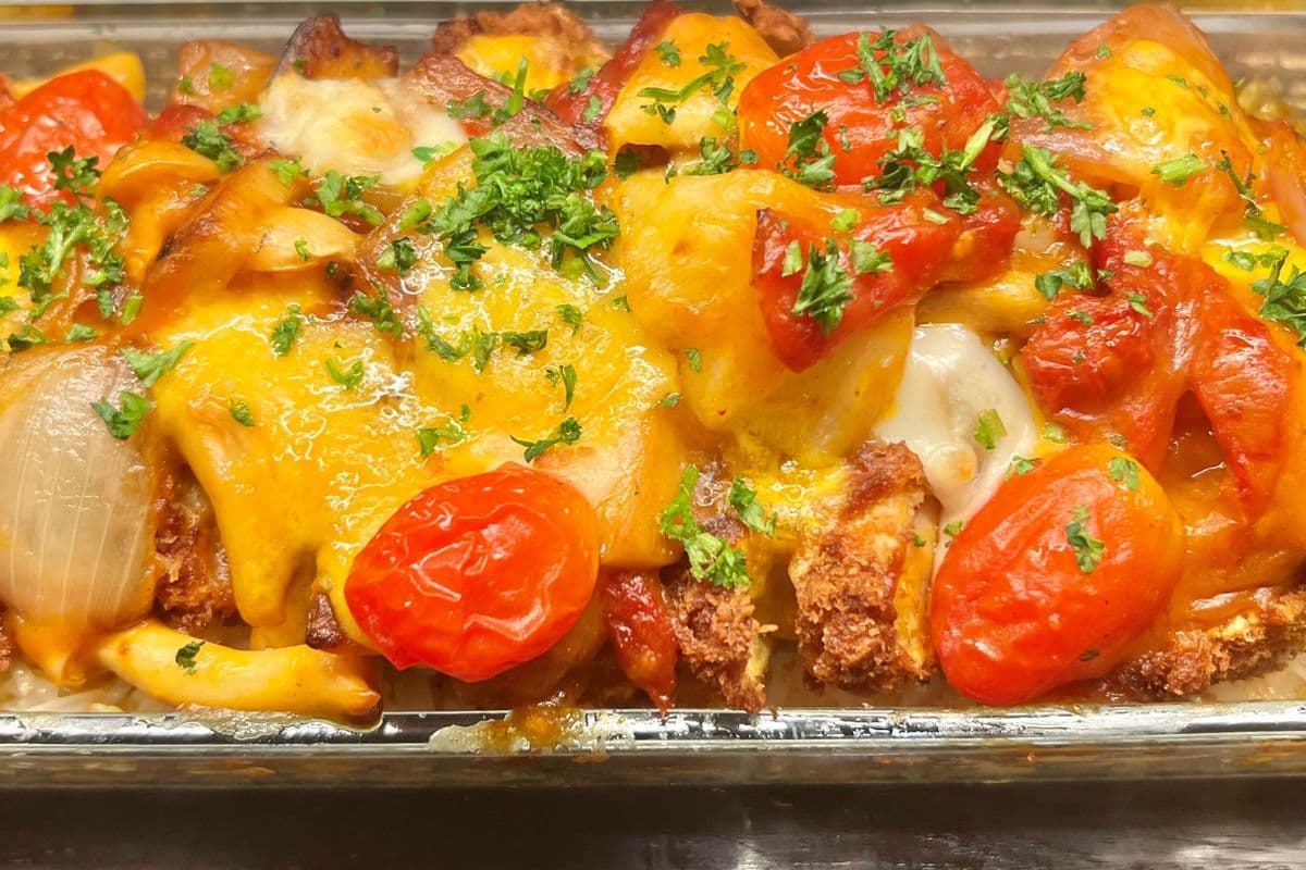 Cheese tomato sauce pork chop over fried rice / Crunchy chop。港式鮮茄豬扒焗飯