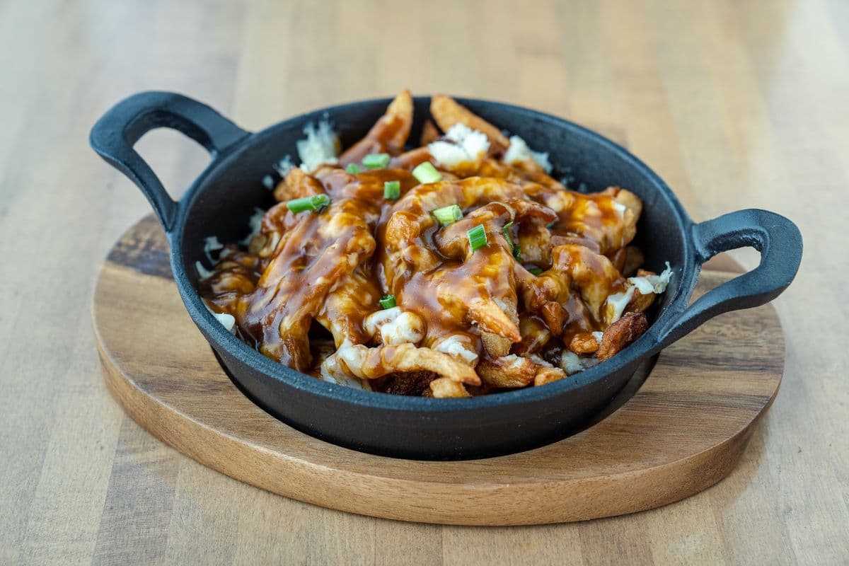 Poutine classique / Classic Poutine (Grand / Large)