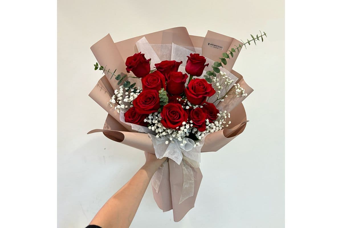 Romantic Red Roses Bouquet (Nude)