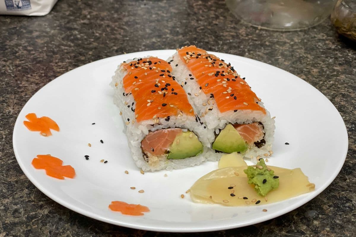 9.4 Double Salmon (8pcs - Not Spicy)