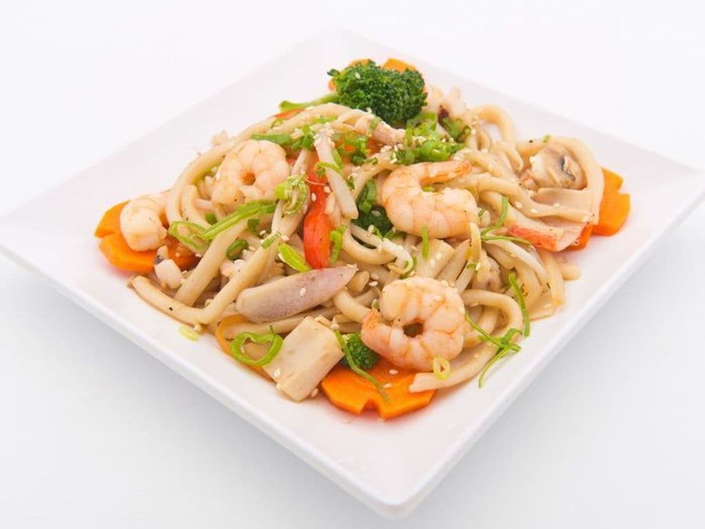 4213.Seafood Fried Udon
