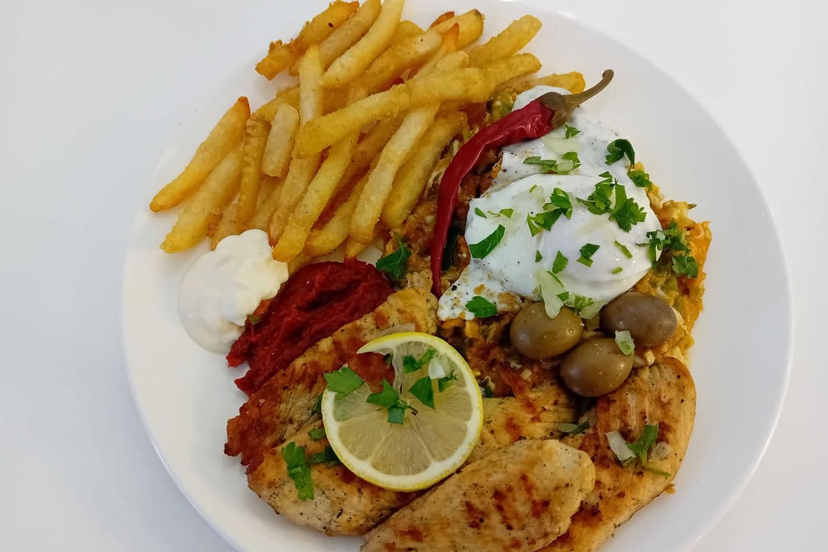 Assiette Kafteji et Poulet grillé
