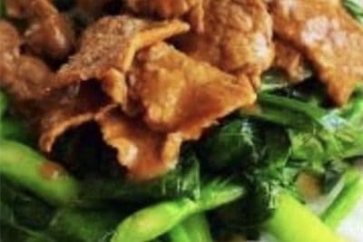 M05. Chinese Broccoli with Beef in Satay Sauce 沙爹芥兰牛肉