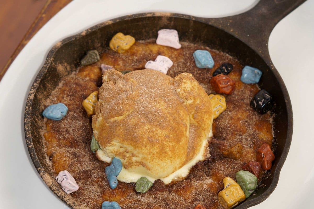 Skillet Cookie: Orange & chocolate chip Mars Rocks Cookie!