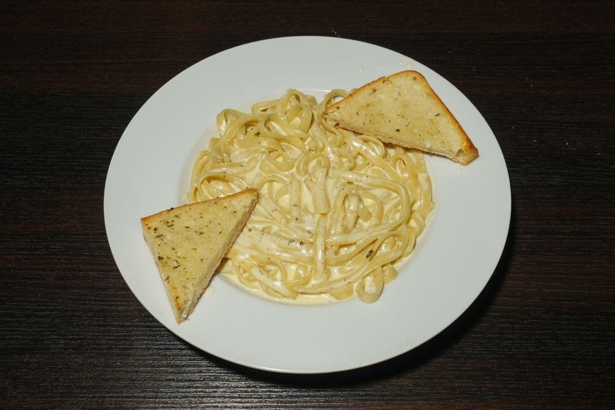 Fettuccine Alfredo