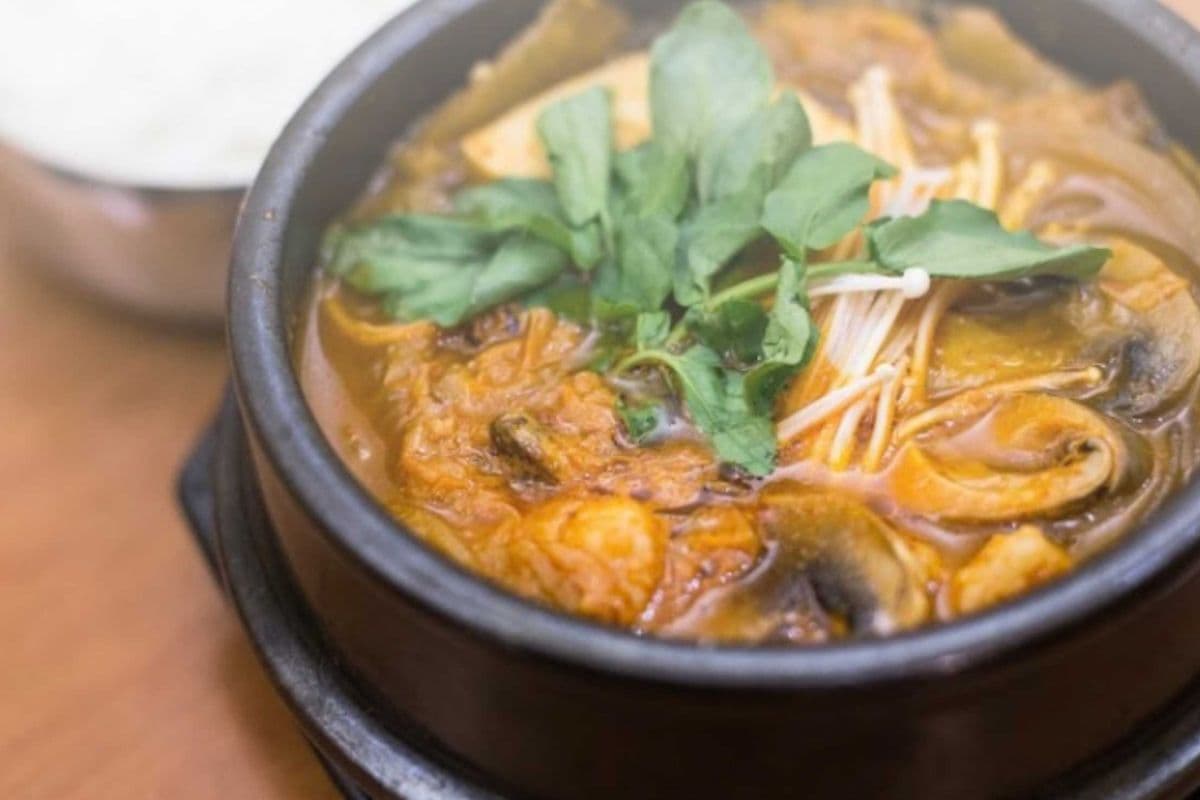 Kimchi Jjigae (Kimchi Stew)